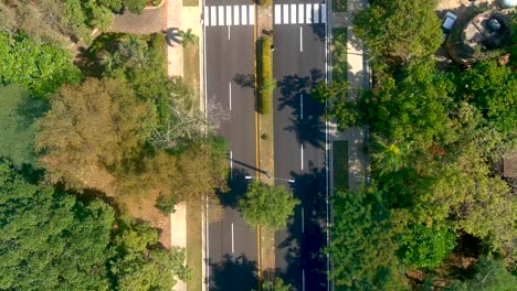 Mirador-Sur-Park-Schuss-Von-Oben,-Sonniger-Tag