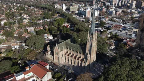 vista aérea de 360 grados de la catedral de san isidro en buenos aires, argentina