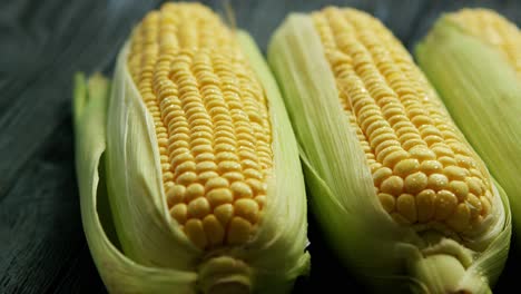 Ripe-corn-ears-with-leaves-