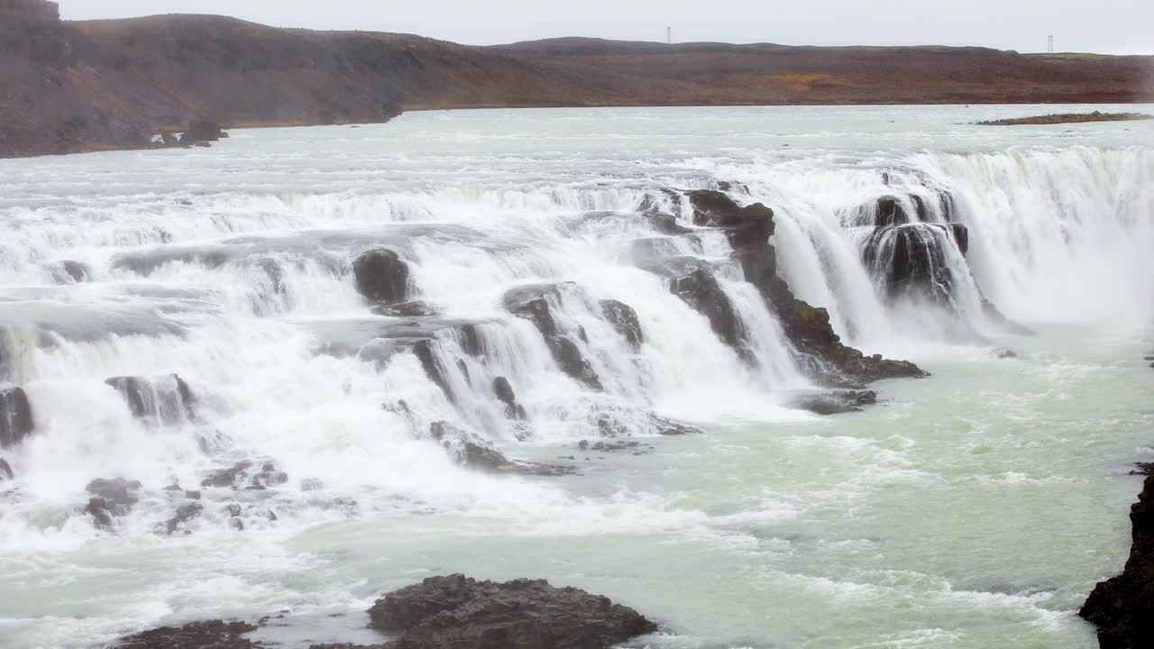 la famosa cascada de gullfoss en islandia