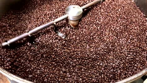enfriamiento del tostador de café en la máquina