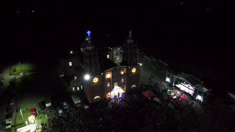 Feuerwerk-Bei-Einem-Katholischen-Fest-In-Almoloya,-Mexiko