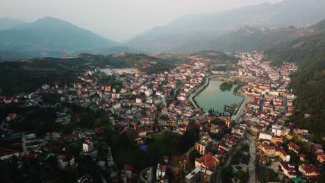 Ascendente-Estableciendo-Toma-Aérea-De-Sapa-Vietnam