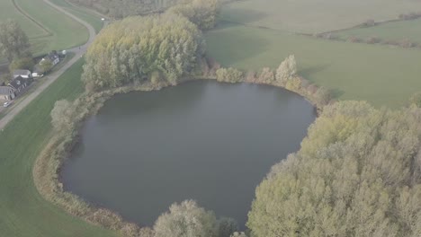 Lake-in-Empelsedijk,-Netherlands