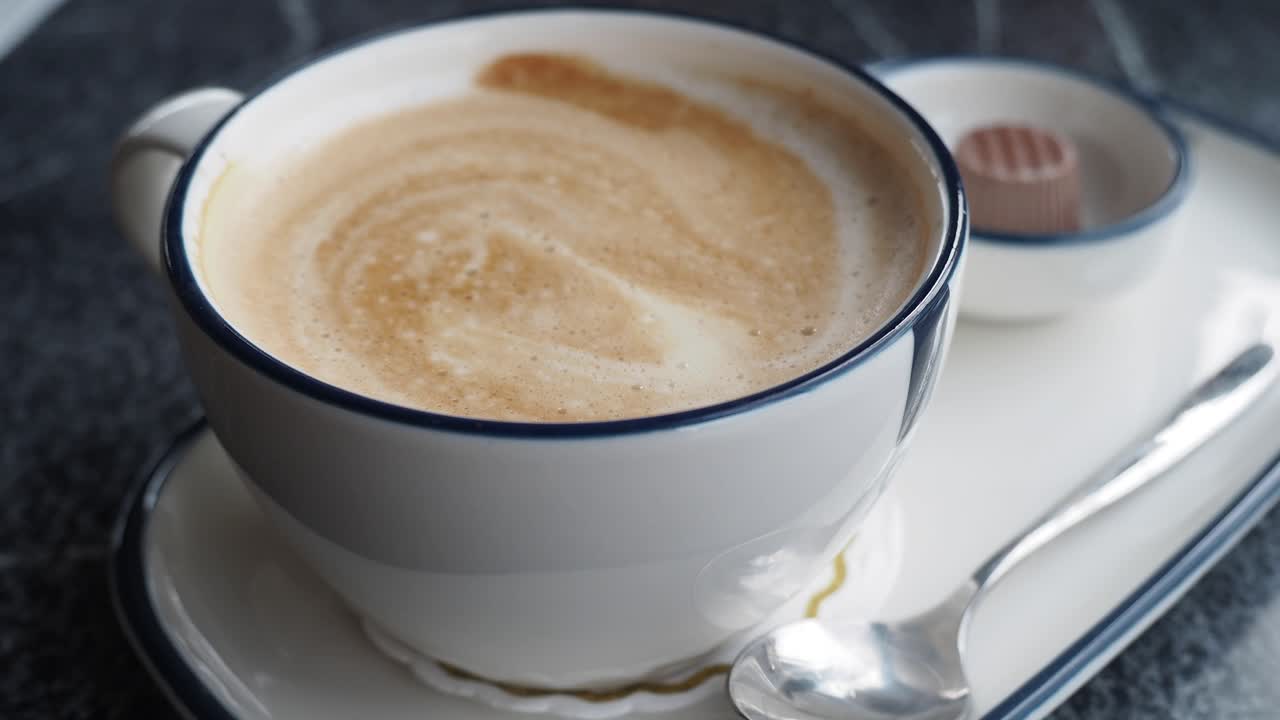 카푸치노와 초콜릿