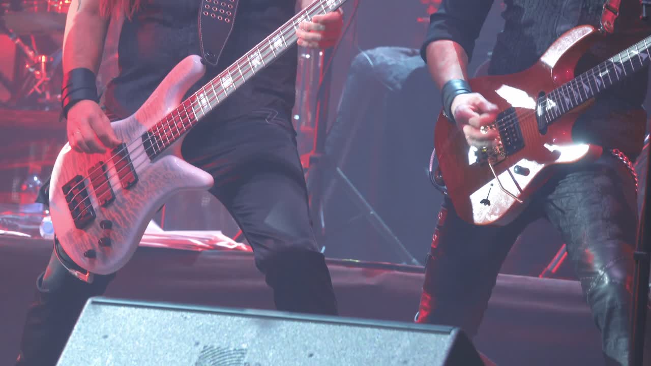 músicos a actuar no palco