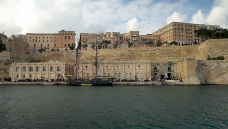 Malta-gorgeous-and-beautiful-ocean-view-footage-of-Valletta-ancient-ruins-and-buildings