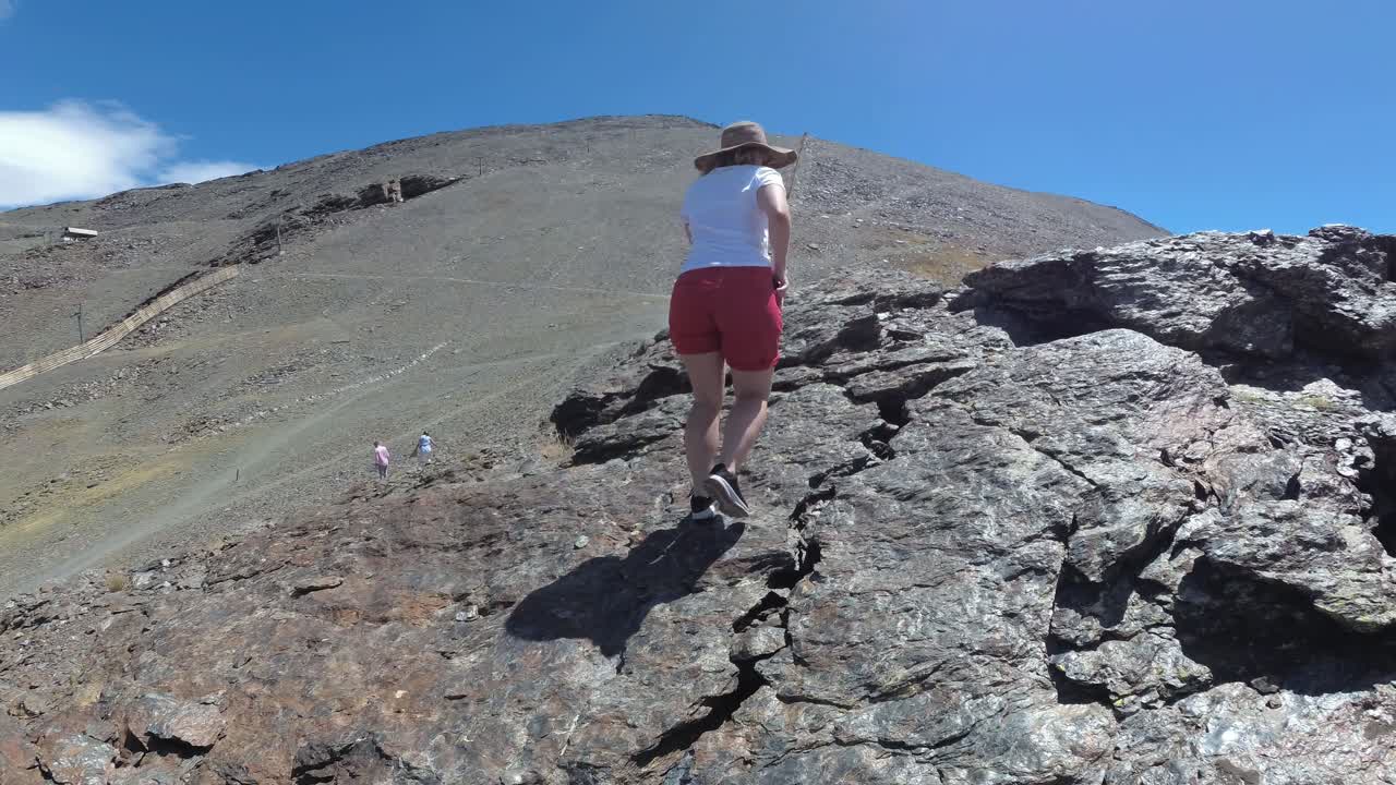 스페인 그라나다 시에라 네바다 여름 4k 드론과 액션캠 안정화-12