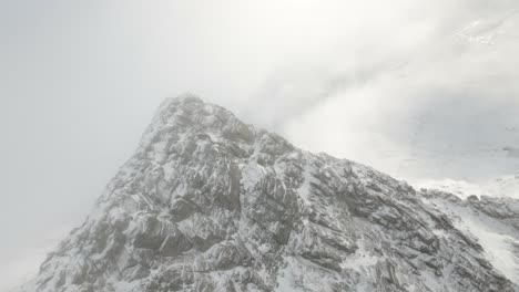 diving down the mountainside of djeveltanna during a cloudy winter day