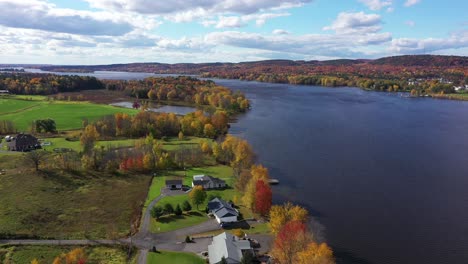 waterfront-home-in-the-nice-fall-colours-and-mountains