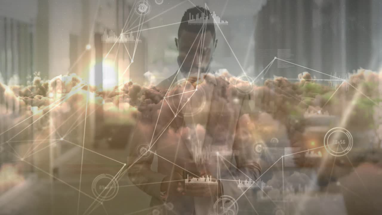 анимация обработки данных над афроамериканским бизнесменом