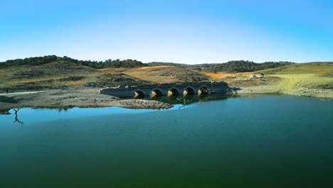 Increíble-Toma-De-Un-Puente-En-Ruinas