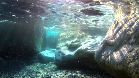 stone underwater, undersea rock