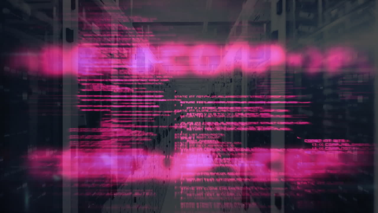 animación de texto de codificación rosa sobre fondo oscuro de la sala del servidor, concepto de tecnología