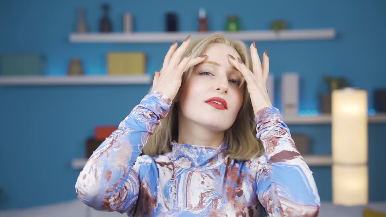 귀여운 매력적인 젊은 여성의 초상화.