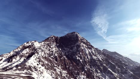pico de montaña nevado