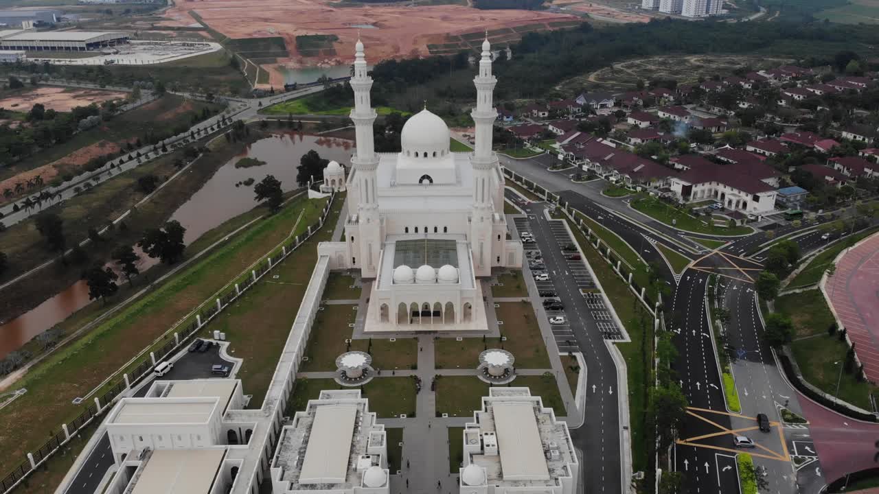 vista aérea de la mezquita de sri sendayan