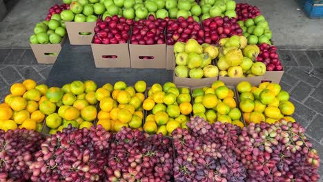 Obst-Auf-Dem-örtlichen-Bauernmarkt