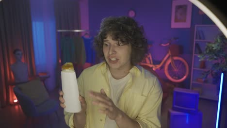 man reviews shampoo and conditioner in engaging video