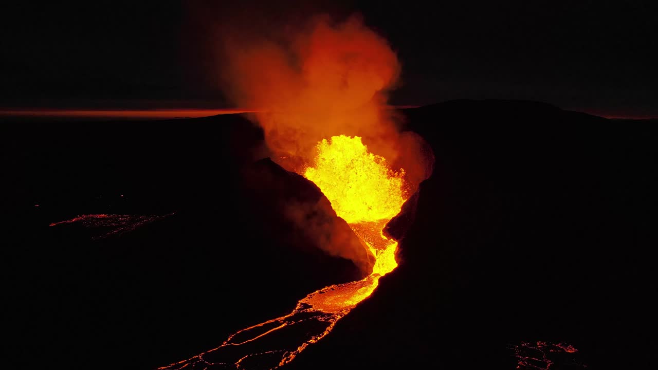 Islanda Eruzione del vulcano Fagradalsfjall Riprese aeree con drone