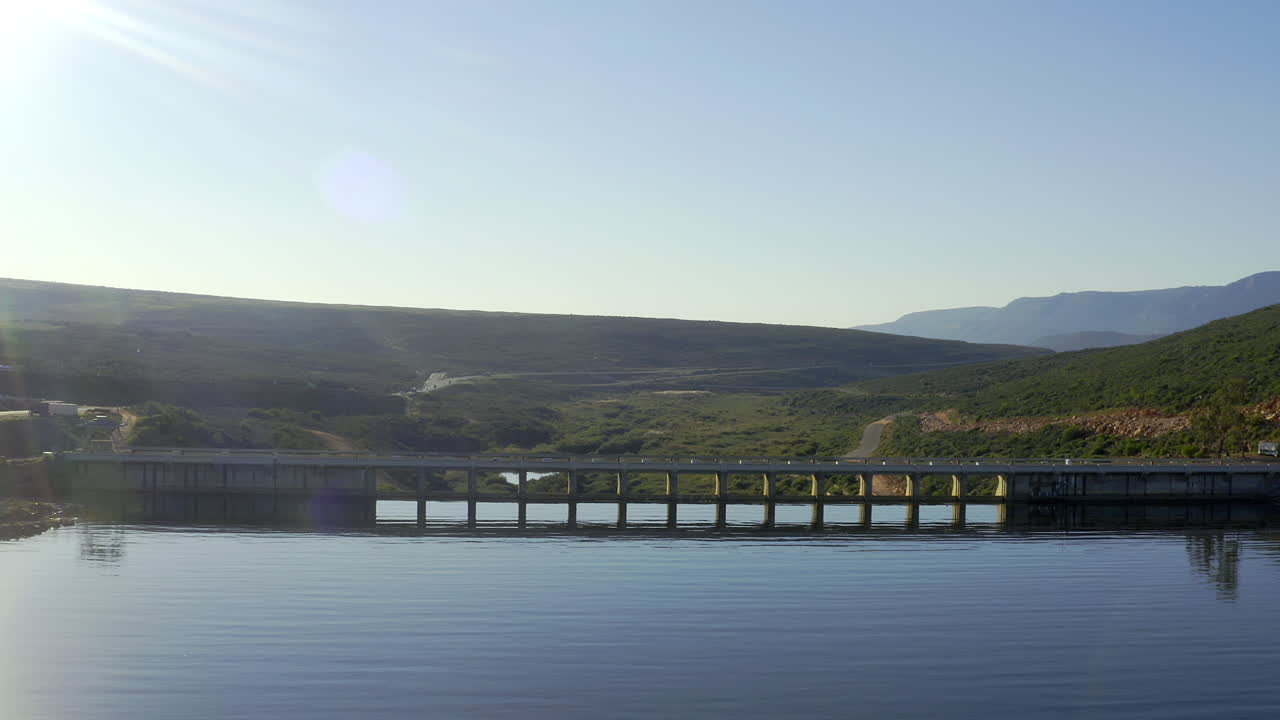 곧 당신 근처의  ⁇ 에 올 것입니다.