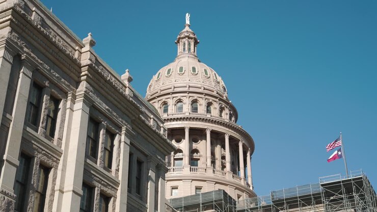 Vista dal basso dell'edificio del Campidoglio del Texas ad Austin, Texas