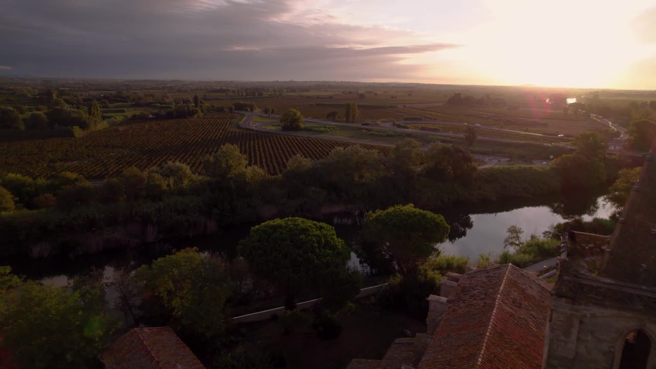Aerea: il piccolo villaggio di Béziers nella Francia meridionale.