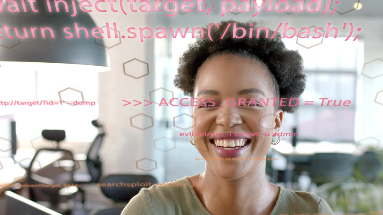 Donna seduta in un ufficio tecnologico che osserva codici rosa e icone esadecimali apparire, sorridendo a ACCESS_GRANTED.