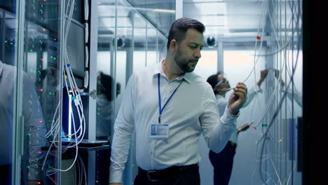 it professionals working in a modern data center