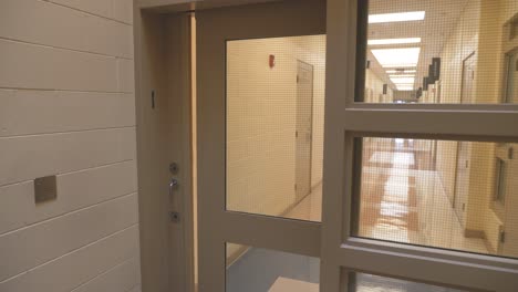 door closing upon entering jail