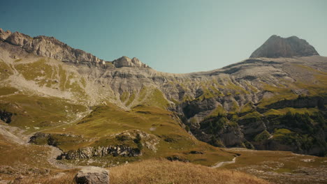 paisaje montañoso en los alpes
