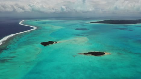 cook island - aitutaki flight over the atoll