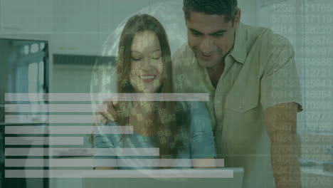 pareja sonriente usando una computadora portátil con animación de procesamiento de datos financieros sobre ellos
