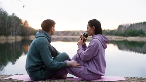 Couple-watching-the-sunset