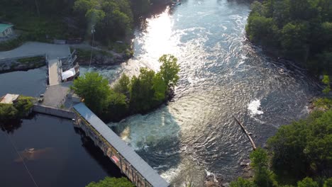 Planta-Hidroeléctrica-De-Wasdell-Falls-En-El-Río-Severn-Al-Norte-Del-Lago-Couchiching,-Canadá