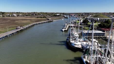 aerial-push-down-shem-creek-near-charleston-sc,-south-carolina