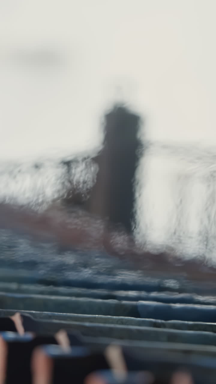 Riflesso Sfocato del Paesaggio Urbano