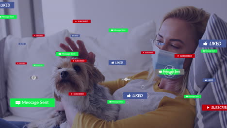 animación de iconos de los medios sobre una mujer caucásica con máscara facial acariciando a un perro