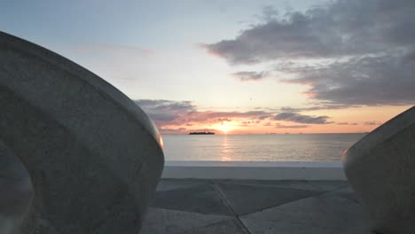 Ein-Sonnenaufgang-Im-Zeitraffer-Von-Veracruz-City,-Mexiko-Am-Plaza-La-Soberanía