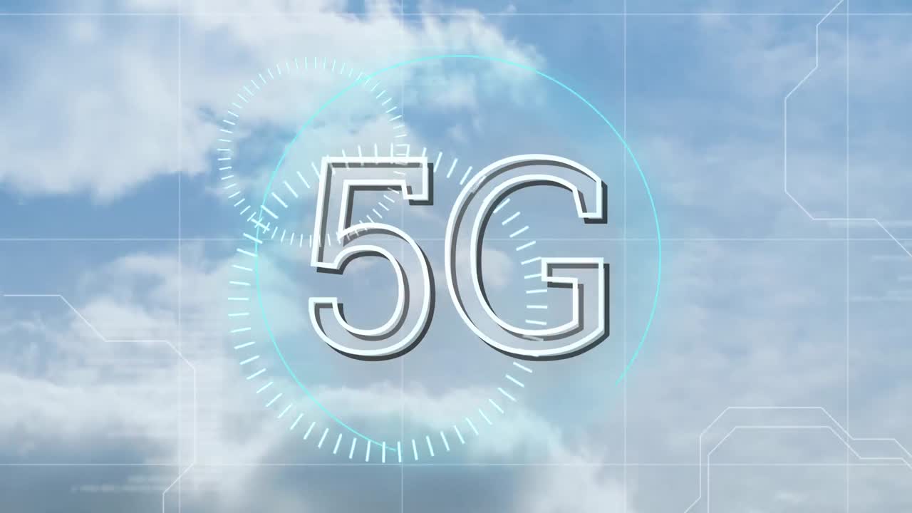 5g scritto su elaborazione dei dati e connessione di rete sul cielo blu