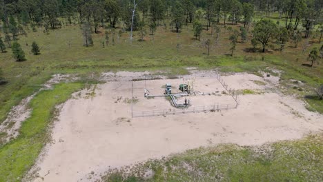 imágenes aéreas de una instalación de extracción de gas