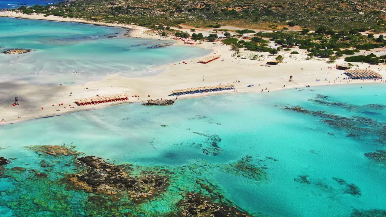 반도와 푸른 물, elafonissi 해변, 크레타, 그리스의 조감도