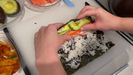 how to hand roll your own sushi rolls