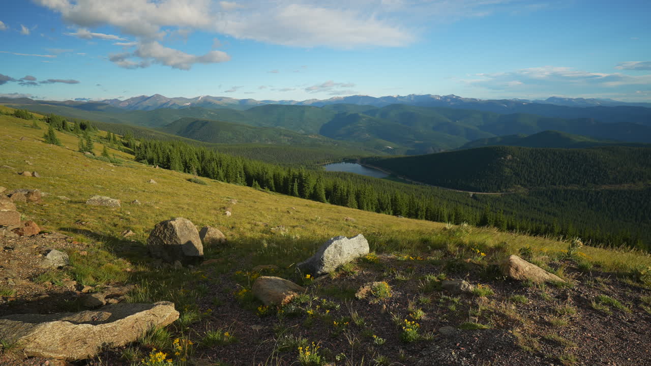 cinematográfica mañana brillante amanecer denver monte evans eco lago chicago lagos 14er rango frontal pies de las montañas rocosas i70 idaho manantiales evergreen squaw paso de movimiento lento viento