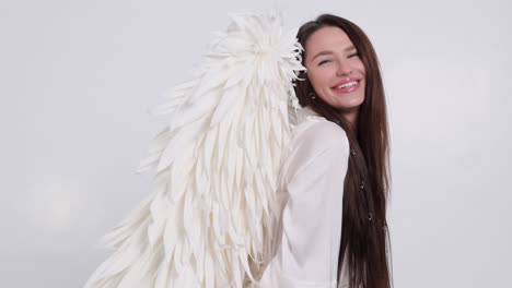 mujer con alas de ángel