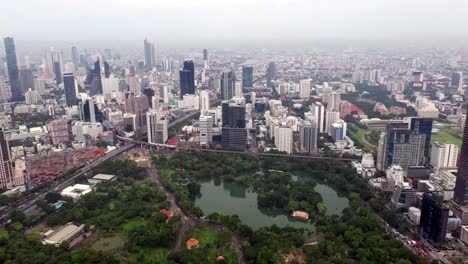 vista aérea de la ciudad de bangkok y los rascacielos