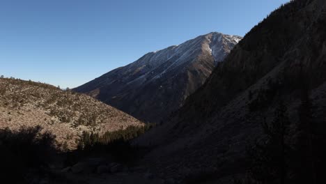 View-of-East-Sierra-Nevada-Kings-Canyon-National-Park-big-pine-lakes-hiking-loop-during-a-sunny-afternoon-amazing-outdoor-landscape