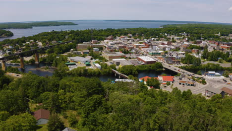 Scenic-aerial-view-of-the-picturesque-town-of-Parry-Sound-in-Ontario's-Muskoka-cottage-country