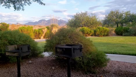 Senderos-De-Verano-En-Los-Suburbios-De-Las-Vegas-Y-Panorama-Matutino