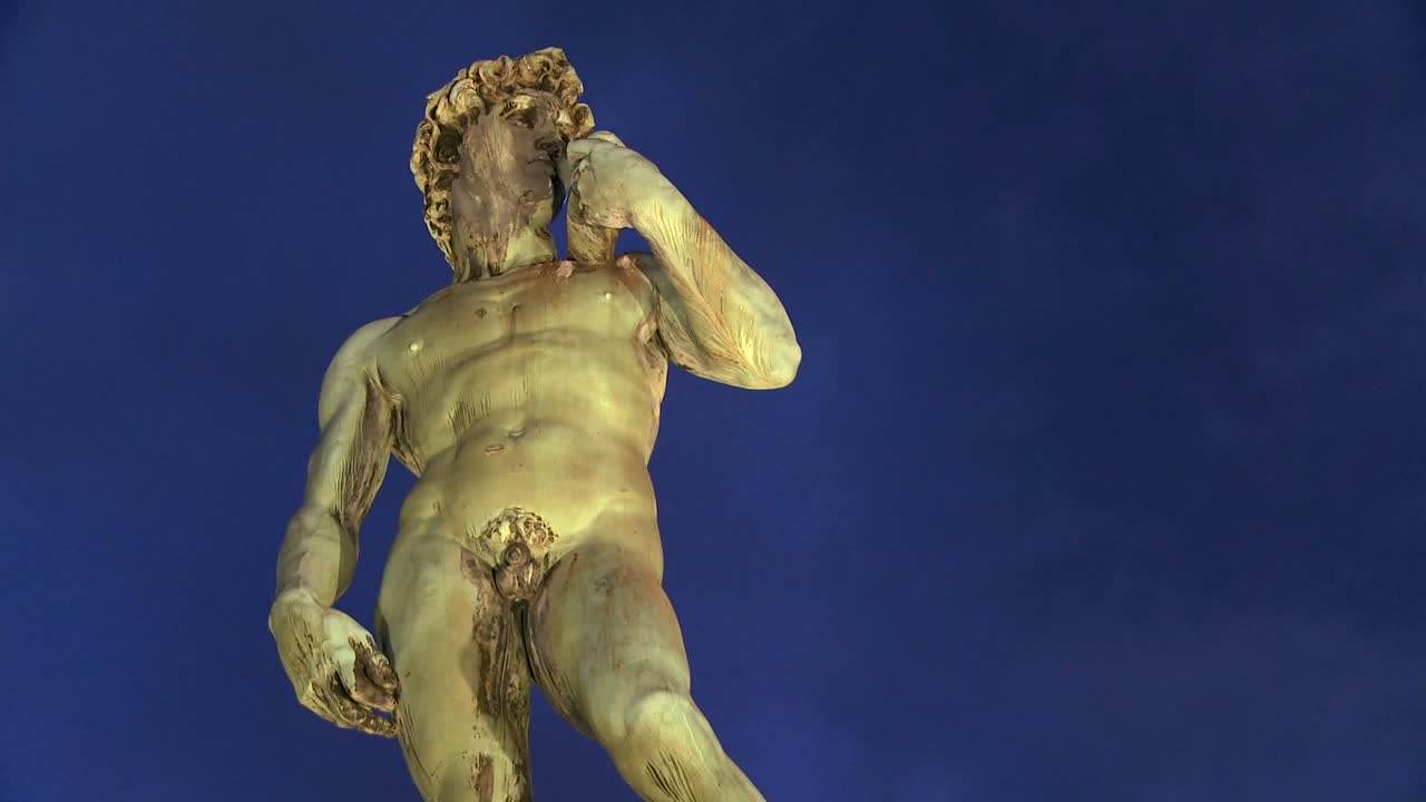 배경 1에서 달과 피렌체 이탈리아에서 황혼 데이비드 상태의 시간 경과